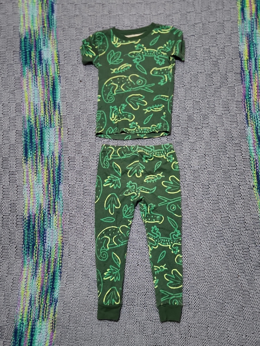 Kids Carters Green Chameleon Print Pajama Set - Short Sleeve Top & Pants